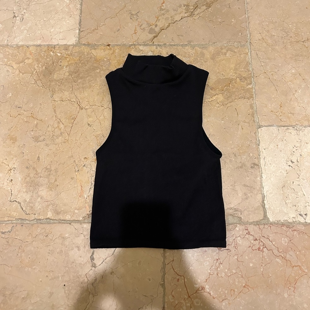 Zara mock neck cropped tank top size XS/S black